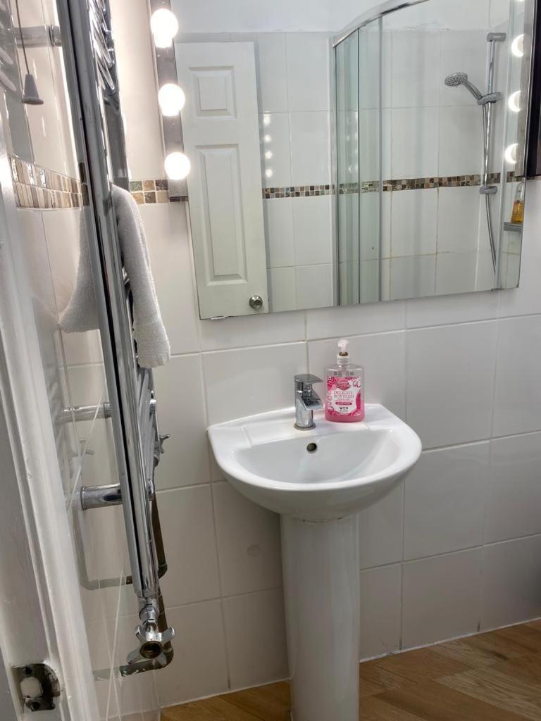 Aldgate Flats Apartment London Bagian luar foto