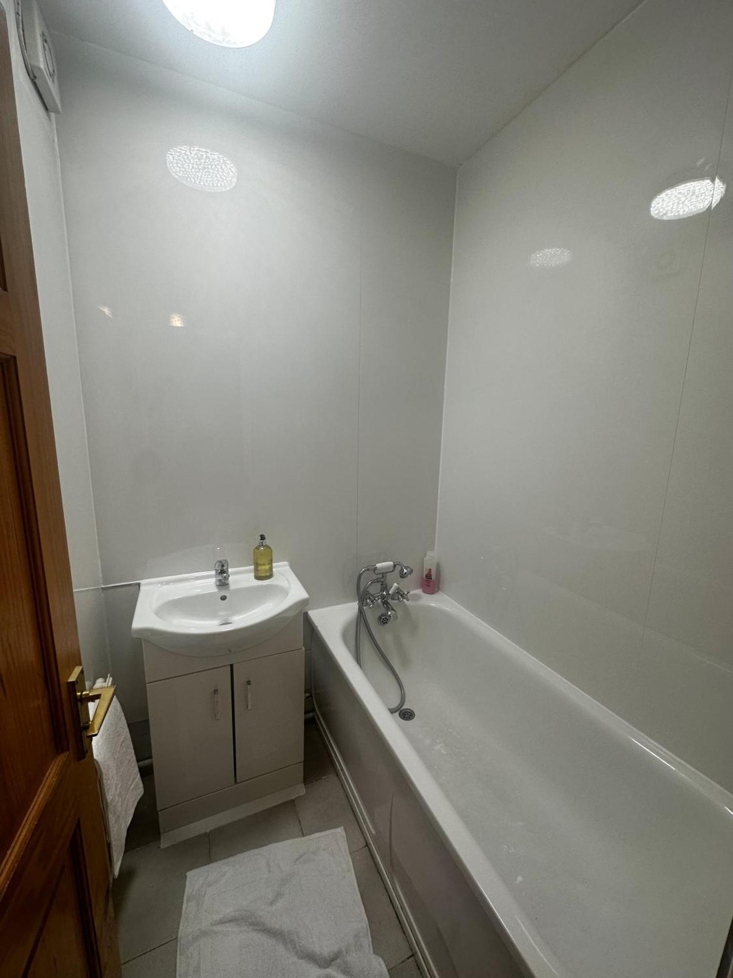 Aldgate Flats Apartment London Bagian luar foto