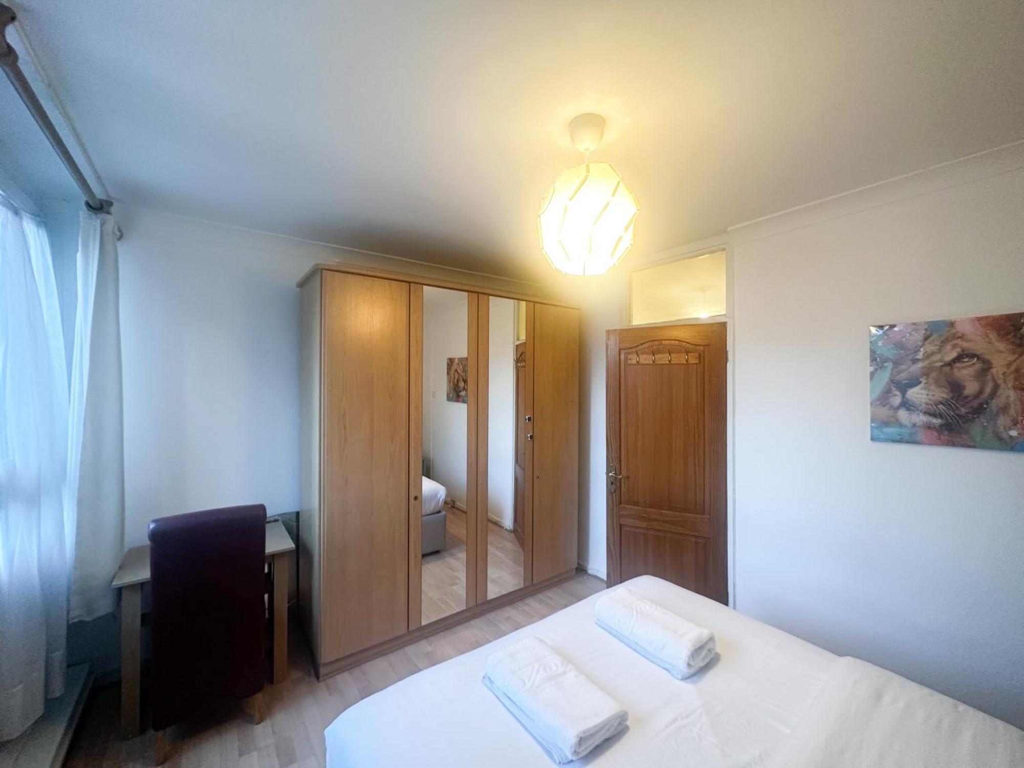 Aldgate Flats Apartment London Bagian luar foto